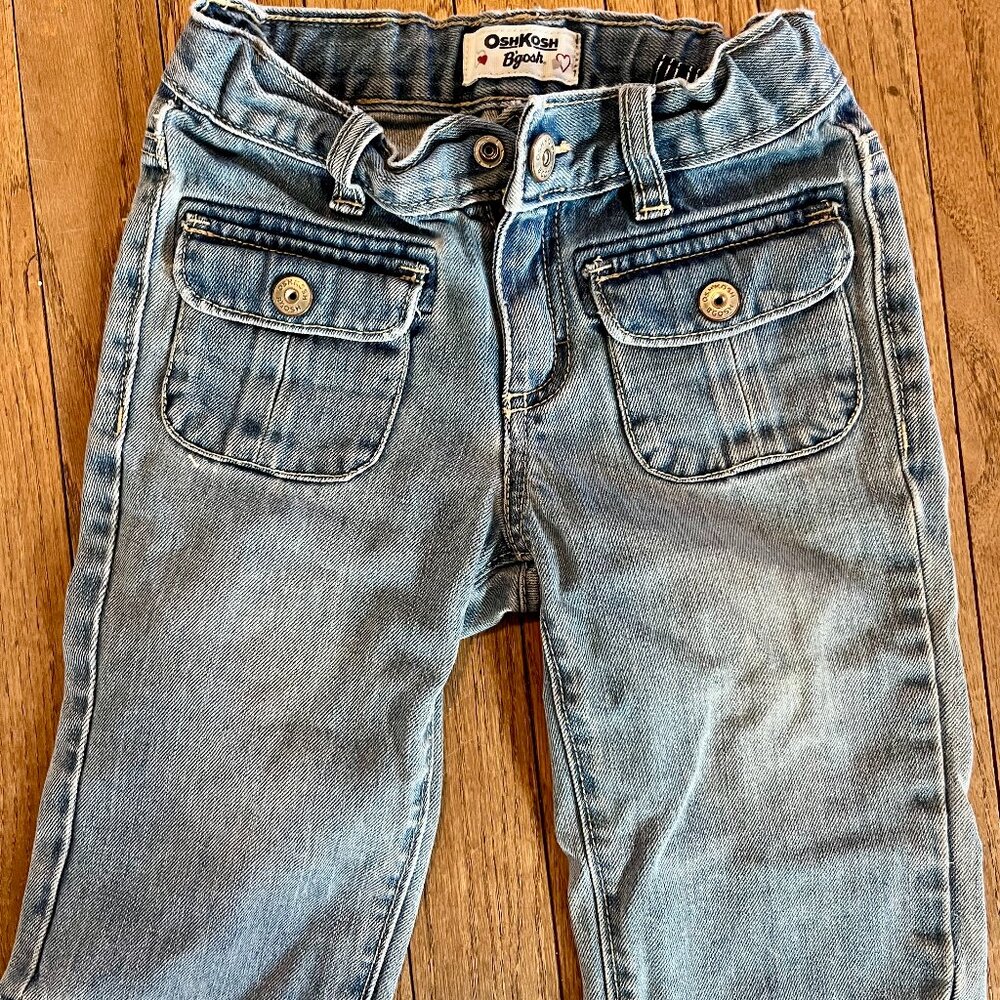 OSHKOSH, Toddler girls Bermuda's, Size 6